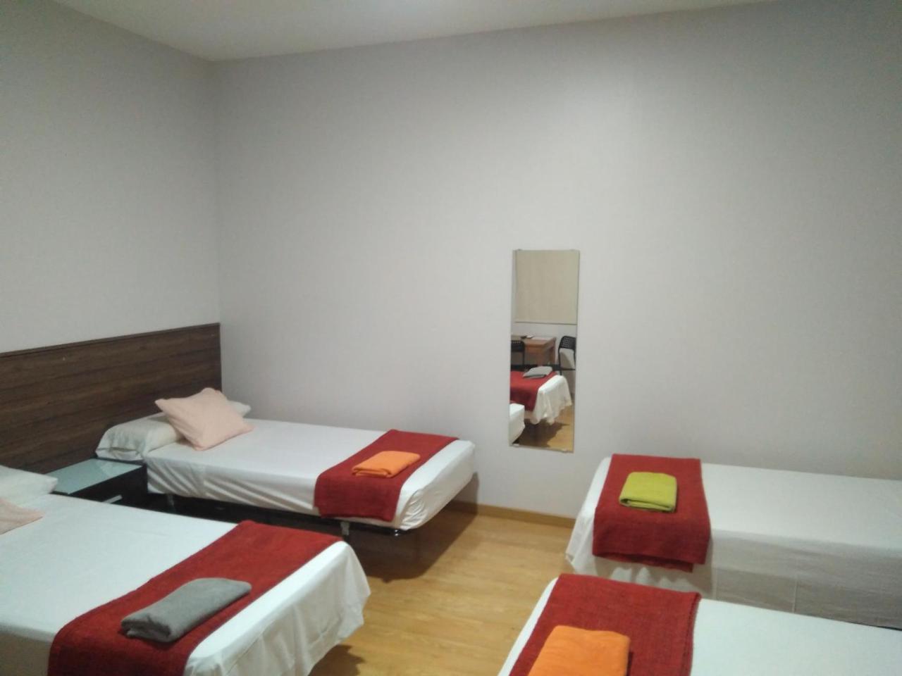 Village Rooms Multicolor マドリード エクステリア 写真